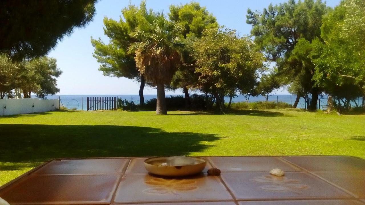 Seafront Villa Joan Nea Skioni Exterior foto